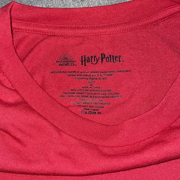 Harry Potter Gryffindor Shirt - Picture 3 of 5